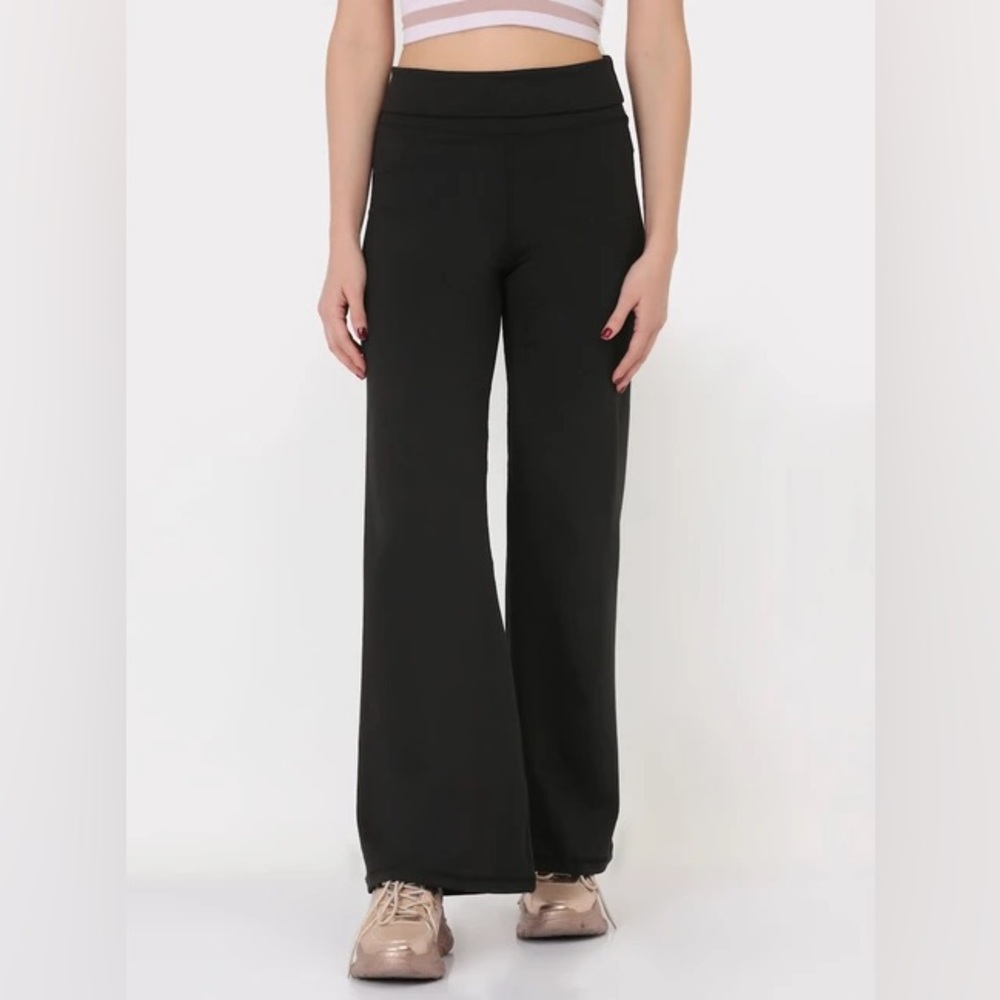 La senza spirit wide leg yoga pant size medium item 07-19